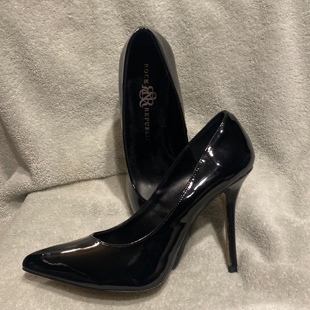 Rock N Republic black patent Leather stilettos, size 8